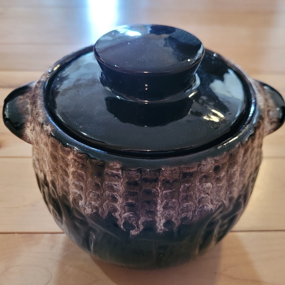 Vintage Royal Canadian Art Pottery Ceramic Bean Pot